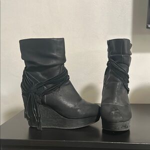 Black Women's Wedge Boots